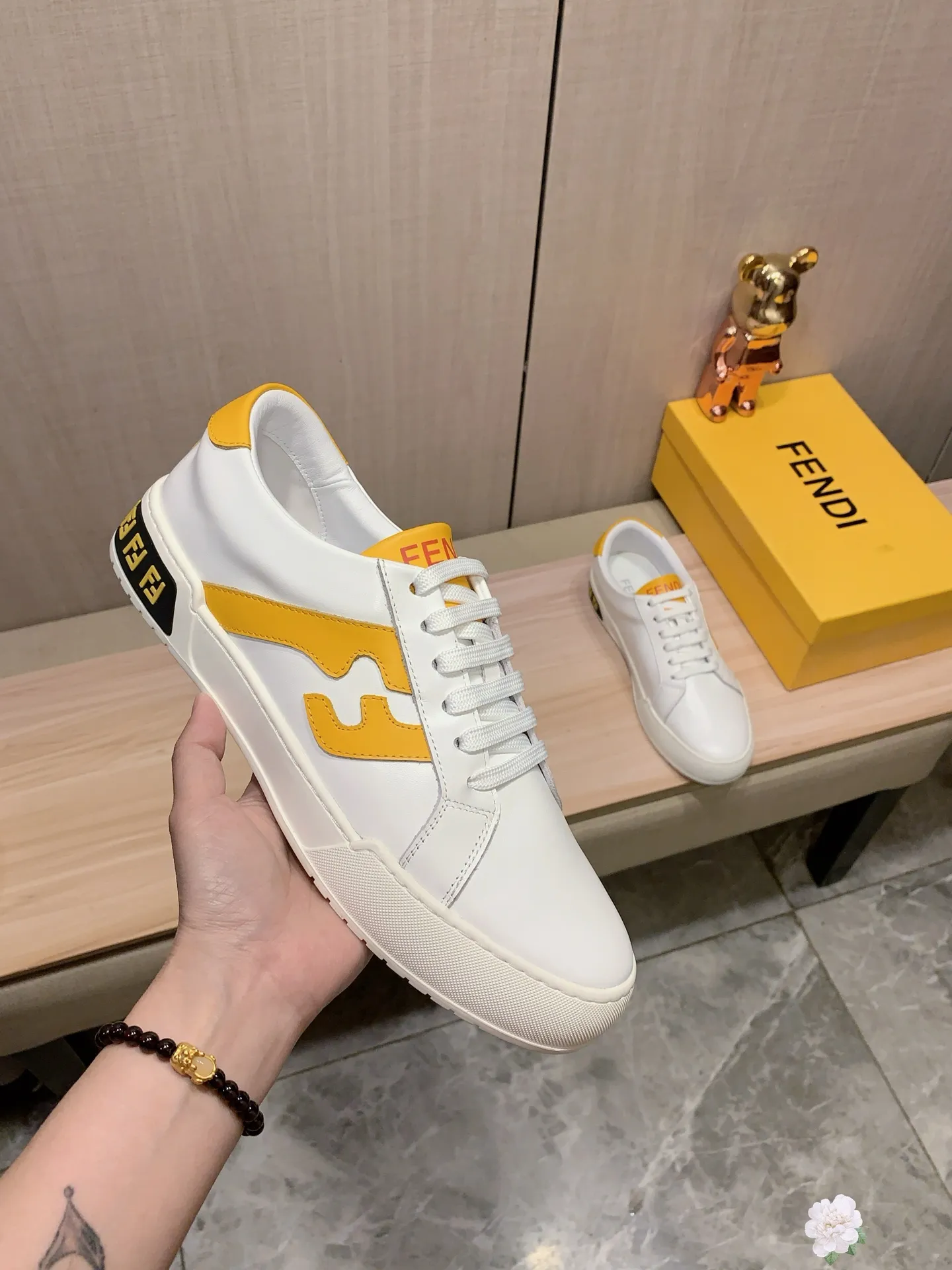 Men's Men's Shoes💰442💰💰🎩🎩[Lightning][Lightning] "FENDI*" The latest and most popular casual shoes, top brand [Seduce] luxury~purchase, top~quality. [Strong] The upper is made of imported breathable cowhide material ➕ breathable sheepskin feet (•) with fine workmanship. The original stylish and stylish soft rubber wear-resistant and non-slip outsole is light and comfortable on the feet. The real thing looks better when taken in real life. 226: code: 38-44, white and black selected